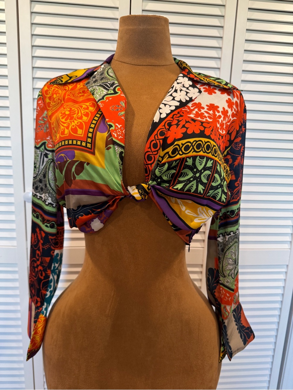Printed Tie-Front Long Sleeve Crop Top - Multicolor